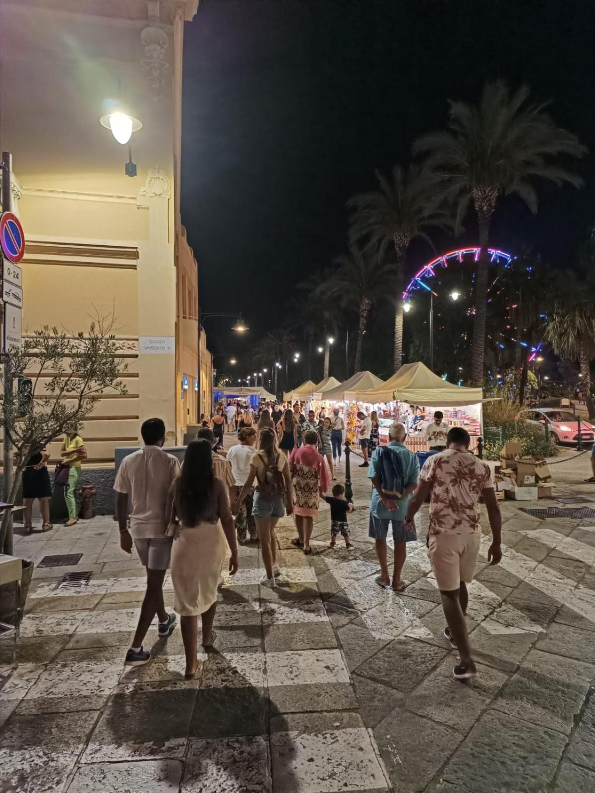 Sorella Luna Room Boutique, Centro Di Olbia Exterior photo